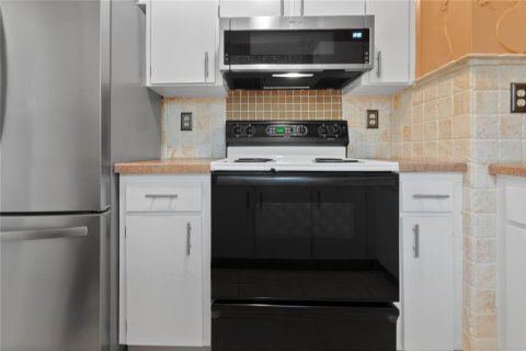 House in Seminole, Florida 2 bedrooms, 92.9 sq.m. № 1915263 - photo 29