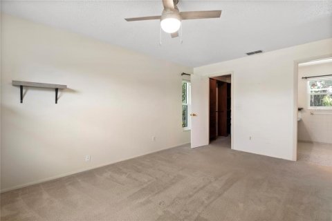 House in Seminole, Florida 2 bedrooms, 92.9 sq.m. № 1915263 - photo 3