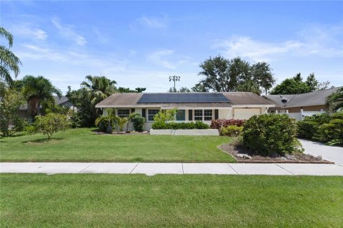 Casa en venta en Seminole, Florida, 2 dormitorios, 92.9 m2 № 1915263 - foto 1