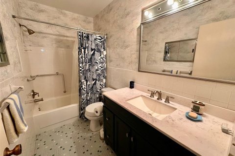 Condo in Clearwater, Florida, 2 bedrooms № 2198425 - photo 18