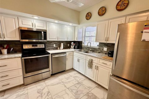 Condo in Clearwater, Florida, 2 bedrooms № 2198425 - photo 5
