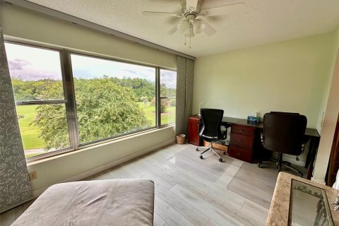 Condo in Clearwater, Florida, 2 bedrooms № 2198425 - photo 9