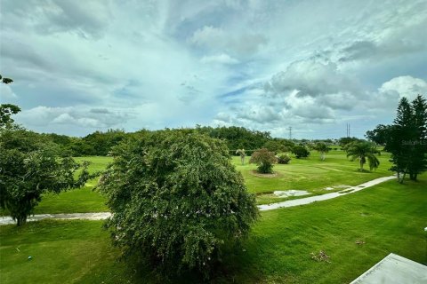 Condo in Clearwater, Florida, 2 bedrooms № 2198425 - photo 11