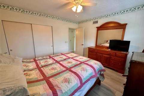 Condo in Clearwater, Florida, 2 bedrooms № 2198425 - photo 17