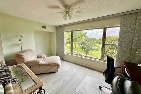 Condo in Clearwater, Florida, 2 bedrooms № 2198425 - photo 8