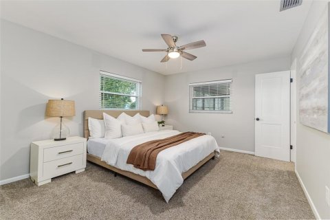 House in Lakeland, Florida 3 bedrooms, 160.91 sq.m. № 1781086 - photo 18