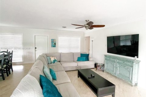 Casa en alquiler en Lighthouse Point, Florida, 3 dormitorios, 154.03 m2 № 2030210 - foto 3