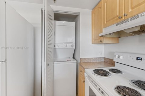 Купить кондоминиум в Майами, Флорида 1 спальня, 58.99м2, № 2005468 - фото 8