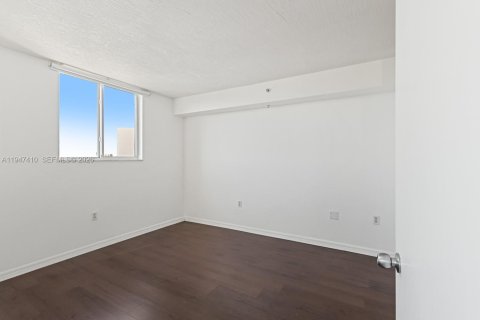 Купить кондоминиум в Майами, Флорида 1 спальня, 58.99м2, № 2005468 - фото 12