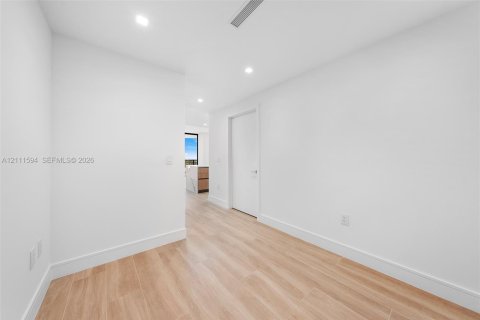 Copropriété à vendre à North Miami, Floride: 2 chambres, 146.04 m2 № 2431493 - photo 25