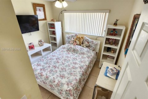 House in Miami Gardens, Florida 3 bedrooms, 140.38 sq.m. № 2044050 - photo 20