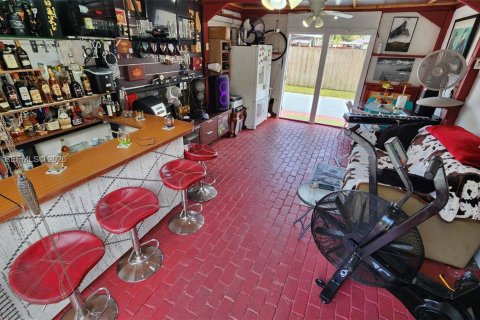 House in Miami Gardens, Florida 3 bedrooms, 140.38 sq.m. № 2044050 - photo 26