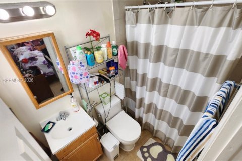 House in Miami Gardens, Florida 3 bedrooms, 140.38 sq.m. № 2044050 - photo 16