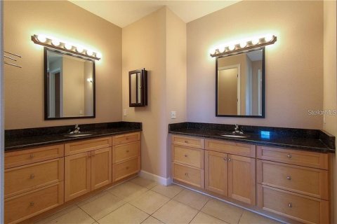 Villa ou maison à louer à Orlando, Floride: 4 chambres, 245.17 m2 № 2419262 - photo 17