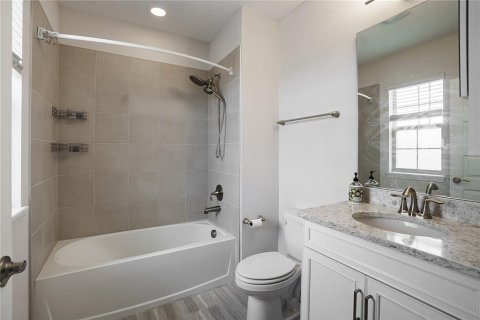 House in Winter Garden, Florida 4 bedrooms, 303.51 sq.m. № 1824657 - photo 26