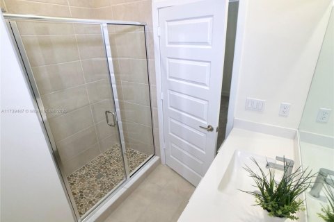 Condo in Doral, Florida, 2 bedrooms  № 1487973 - photo 24