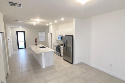 Condo in Doral, Florida, 2 bedrooms  № 1487973 - photo 14