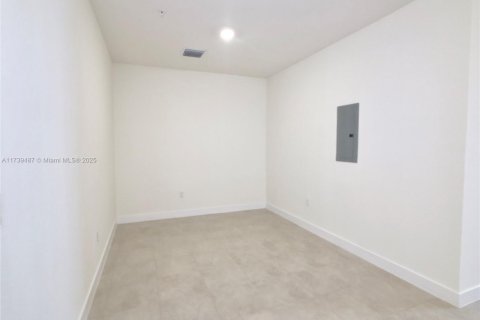 Condo in Doral, Florida, 2 bedrooms  № 1487973 - photo 16