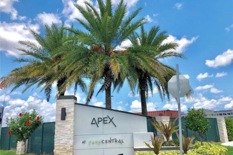 Condo in Doral, Florida, 2 bedrooms  № 1487973 - photo 1