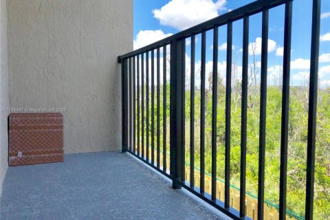 Condo in Doral, Florida, 2 bedrooms  № 1487973 - photo 6