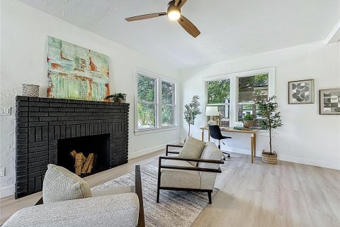 House in Jacksonville, Florida 3 bedrooms, 149.67 sq.m. № 1915981 - photo 6