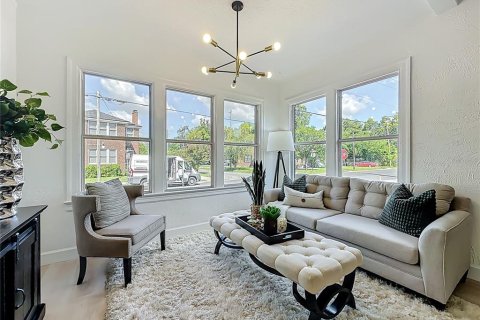 House in Jacksonville, Florida 3 bedrooms, 149.67 sq.m. № 1915981 - photo 3