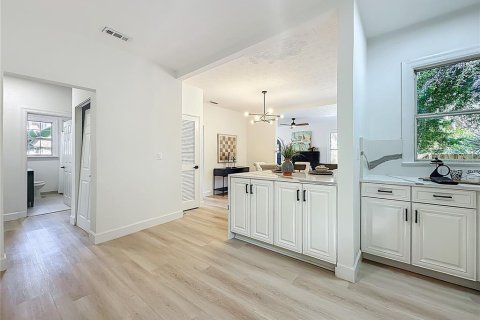 House in Jacksonville, Florida 3 bedrooms, 149.67 sq.m. № 1915981 - photo 19