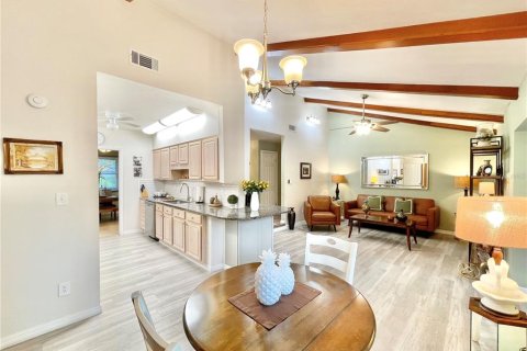 House in Gainesville, Florida 3 bedrooms, 172.61 sq.m. № 1899627 - photo 8