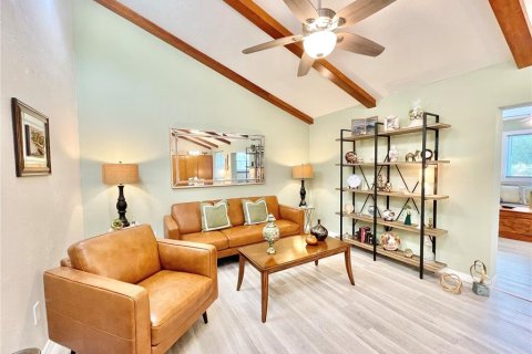 House in Gainesville, Florida 3 bedrooms, 172.61 sq.m. № 1899627 - photo 2