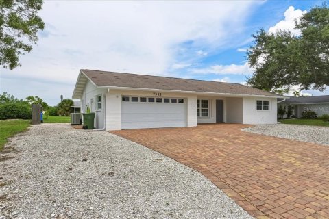 Villa ou maison à vendre à Bradenton, Floride: 2 chambres, 113.62 m2 № 2388744 - photo 3