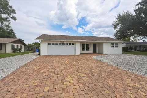Villa ou maison à vendre à Bradenton, Floride: 2 chambres, 113.62 m2 № 2388744 - photo 2