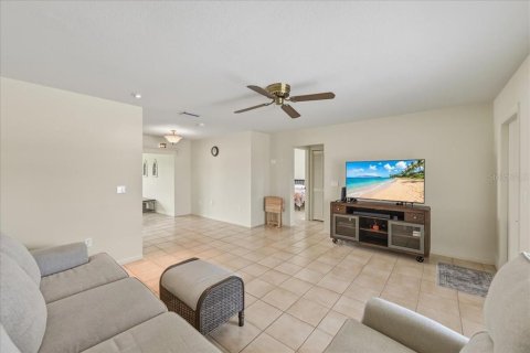 Villa ou maison à vendre à Bradenton, Floride: 2 chambres, 113.62 m2 № 2388744 - photo 9
