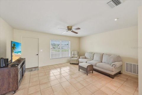 Villa ou maison à vendre à Bradenton, Floride: 2 chambres, 113.62 m2 № 2388744 - photo 10