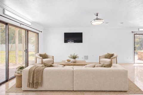 Casa en venta en Daytona Beach, Florida, 5 dormitorios, 343.55 m2 № 2384193 - foto 27