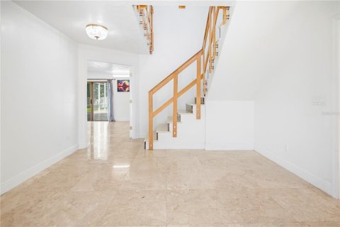Casa en venta en Daytona Beach, Florida, 5 dormitorios, 343.55 m2 № 2384193 - foto 9