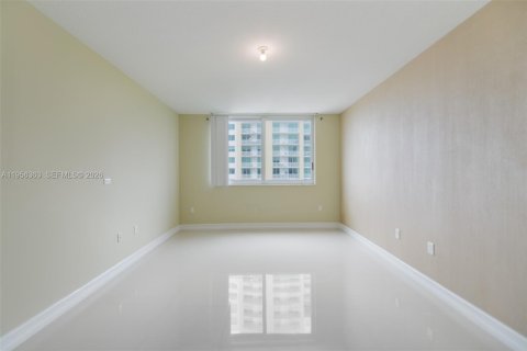 Copropriété à louer à Hallandale Beach, Floride: 2 chambres, 97.73 m2 № 2012050 - photo 13
