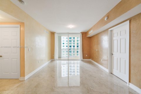 Copropriété à louer à Hallandale Beach, Floride: 2 chambres, 97.73 m2 № 2012050 - photo 6