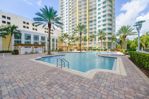 Copropriété à louer à Hallandale Beach, Floride: 2 chambres, 97.73 m2 № 2012050 - photo 27