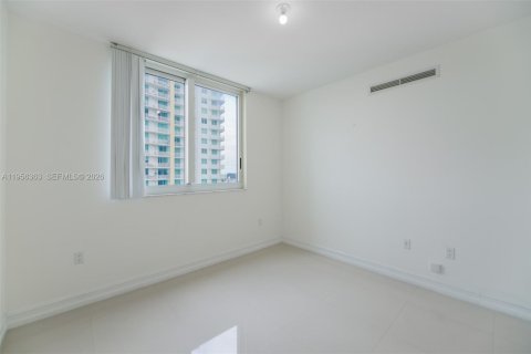 Copropriété à louer à Hallandale Beach, Floride: 2 chambres, 97.73 m2 № 2012050 - photo 18