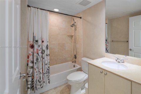Copropriété à louer à Hallandale Beach, Floride: 2 chambres, 97.73 m2 № 2012050 - photo 20