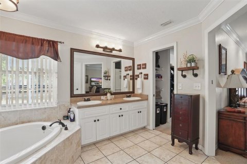 House in Lakeland, Florida 4 bedrooms, 270.07 sq.m. № 1677096 - photo 13