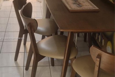 Condominio en venta en Hollywood, Florida, 1 dormitorio, 57.6 m2 № 1980293 - foto 10