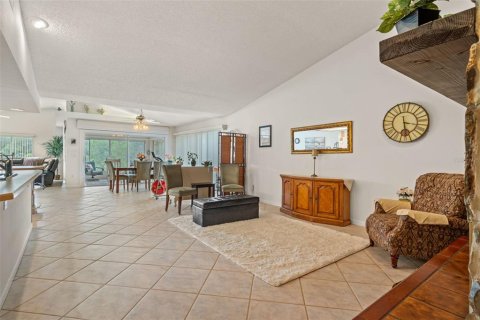 Villa ou maison à vendre à Weeki Wachee, Floride: 3 chambres, 214.33 m2 № 2404768 - photo 15