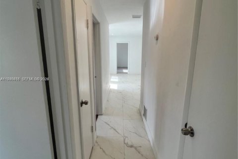 Villa ou maison à louer à Miami Gardens, Floride: 3 chambres, 109.16 m2 № 1997686 - photo 16