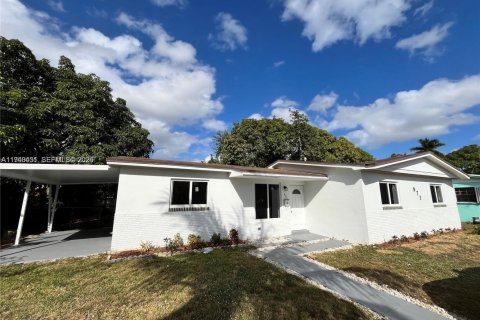 Villa ou maison à Miami Gardens, Floride 3 chambres, 109.16 m2 № 1997686