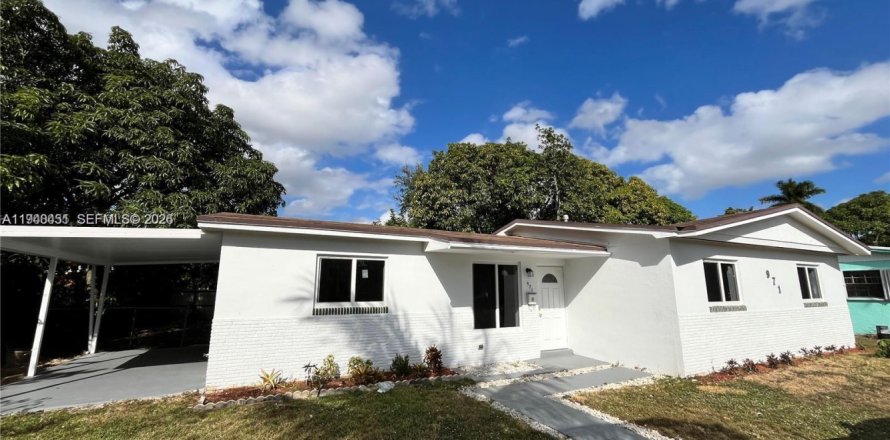 Villa ou maison à Miami Gardens, Floride 3 chambres, 109.16 m2 № 1997686