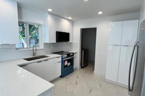 Villa ou maison à louer à Miami Gardens, Floride: 3 chambres, 109.16 m2 № 1997686 - photo 5