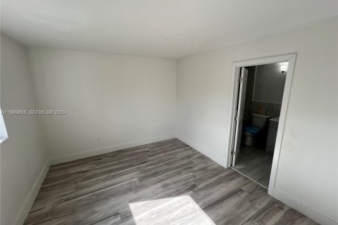 Villa ou maison à louer à Miami Gardens, Floride: 3 chambres, 109.16 m2 № 1997686 - photo 17