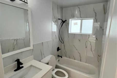 Villa ou maison à louer à Miami Gardens, Floride: 3 chambres, 109.16 m2 № 1997686 - photo 14