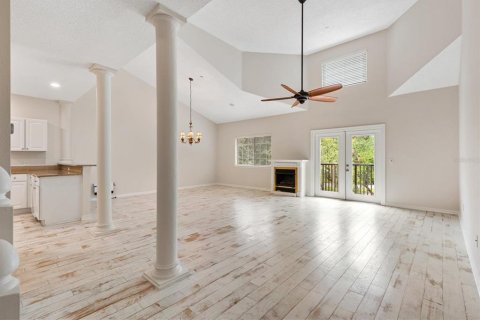 Copropriété à vendre à The Villages, Floride: 2 chambres, 239.87 m2 № 2371765 - photo 12